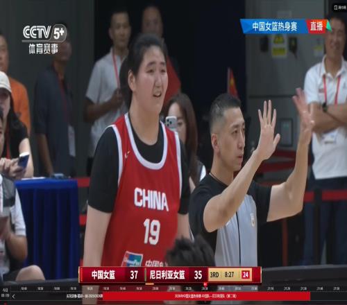 女篮要想世界杯小组出线，必须放弃三无张曼曼，召回郑薇时代王牌控卫