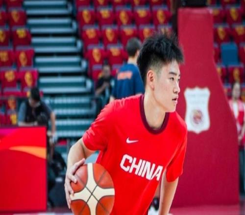 连裁3名球员！中国男篮再做调整，备战世预赛