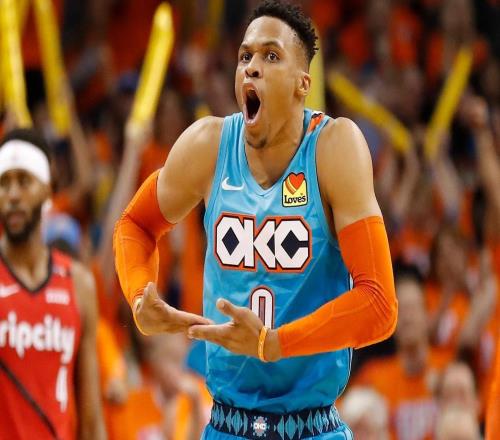 宣布退役，回顾威斯布鲁克NBA生涯5大精彩，詹姆斯杜兰特也没做到