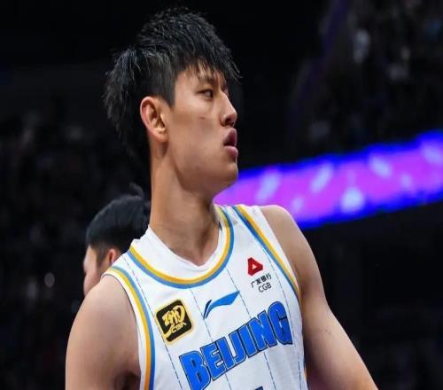 中国男篮名单缩减引热议赵维伦曾凡博遭弃用