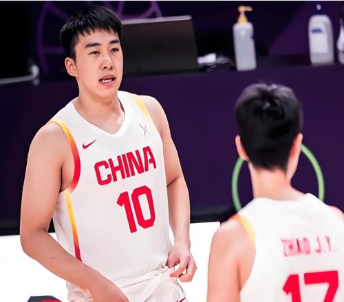 3投0中！男篮超级新星状态直线下滑，怎么啦