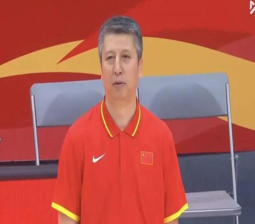 开门红！中国男篮5分险胜乌拉圭，2人满分，4人及格，2人不及格