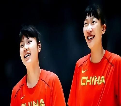 中国女篮惨败，张子宇、王思雨“双王”缺阵，王治郅怒批一盘散沙