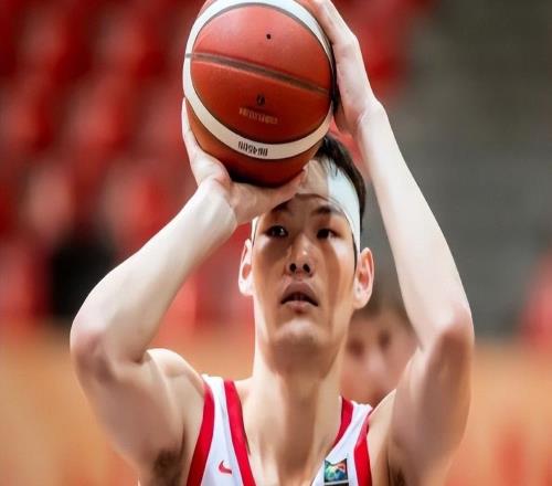 喜讯！中国男篮10355开门红，双将20+全员发力，对手遭降维打击