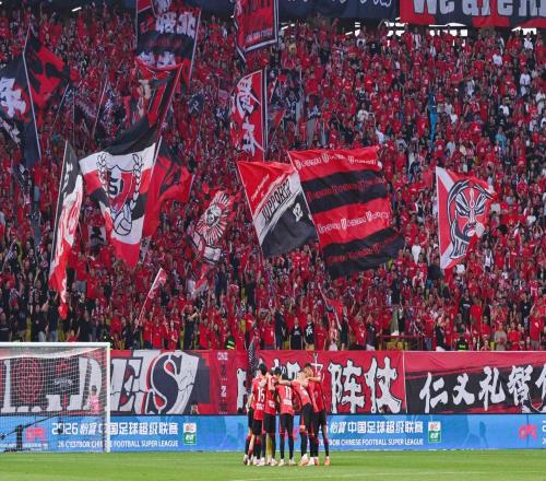 32！41！中超最新形势：成都14分领跑，云南升第2，山东三连胜