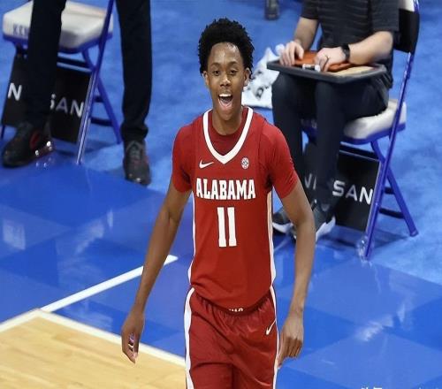 被NBA轰出门！22岁马刺天才欲加盟CBA，联赛不是问题外援的收容所