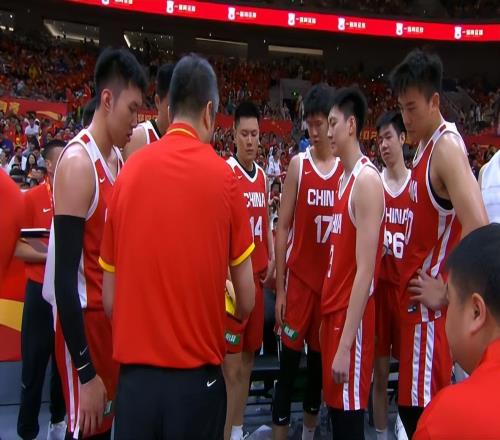 中国男篮两连败，赛后3个坏消息和2个好消息，让赵睿和周琦回来吧