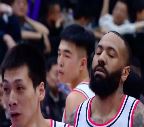 被广东新帅点名留人张文逸C类合同完成续约，杜锋没有看错！