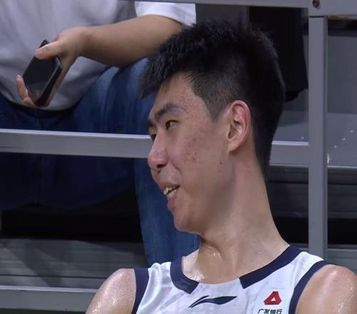 大鱼来了！男篮强力中锋确认到位，保送广东队躺进总决赛