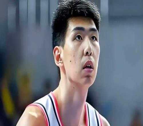 解除合同，告别广东！杜锋调教出来的中锋走了，冲NCAA，年薪曝光