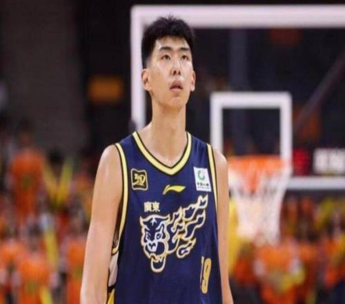 广东男篮新主帅到队，黄明依抵达吉林，徐昕确定加盟杨百翰，两大内线在试训