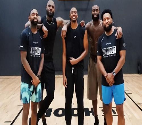 76人众球星合练！恩比德继续缺席，杰伦布朗成筋膜人，41岁詹姆斯梦回巅峰
