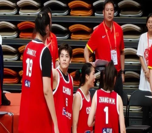 两战狂输36分！中国女篮24分惨败再负意大利，张子宇空砍19分