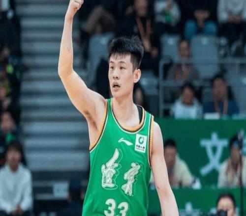 王岚钦加盟山东男篮，他将是球队核心，明白高诗岩为何两年顶薪了