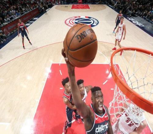 场均5+4糙汉，却能狂赚8378万，看他如何戏耍NBA