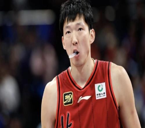 媒体人：周琦非常渴望为国效力，落选亚运会让人意外并略感遗憾