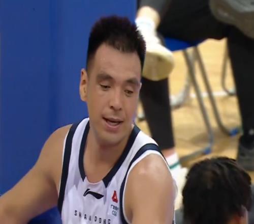 山东男篮加时不敌肯塔基传奇，王证连续两场得分破20