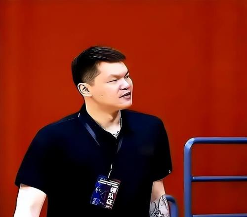 广东男篮官宣：杜锋朱芳雨重回宏远，二人分工大变，球迷欢呼不已