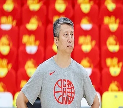 男篮大胜卡塔尔！净胜分来到+21，全队凌晨启程回国，太辛苦了！
