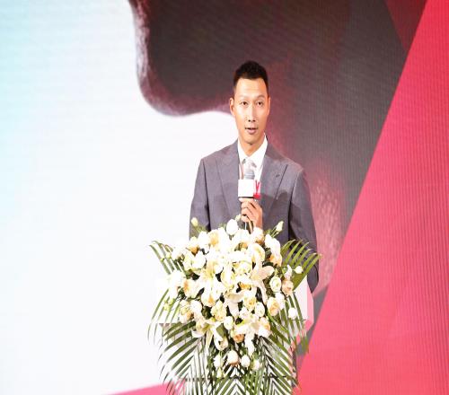 3年前的今天：易建联宣布退役，结束21年篮球生涯