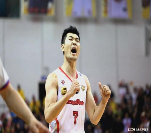 经常批评男篮球员的王仕鹏当年什么水平国家队巅峰场均11分，靠绝杀球一战成名