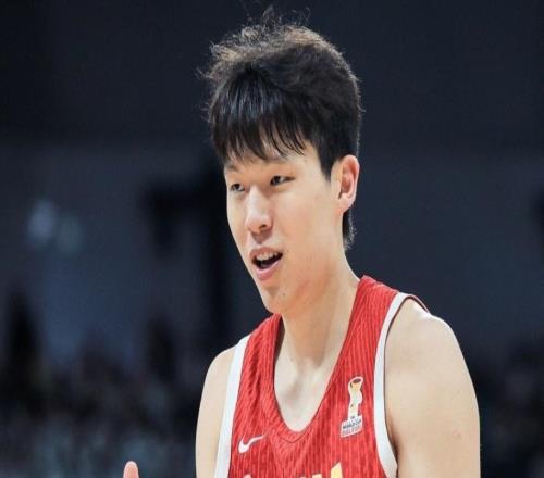 主场首胜！中国男篮前景一片大好，比赛诞生两大意想不到！