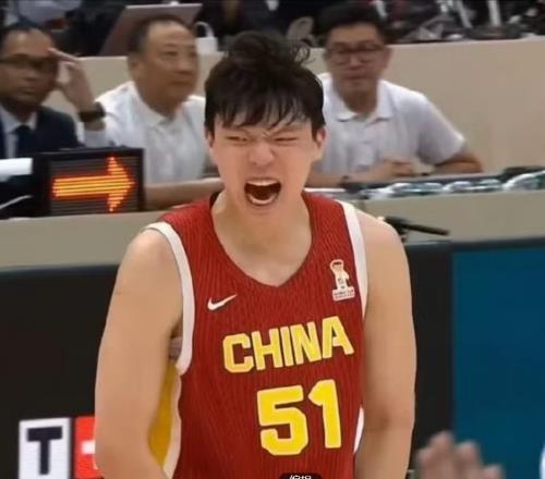 杨瀚森谈4.1秒绝杀黎巴嫩教练上一场就做了布置能完成绝杀我很激动