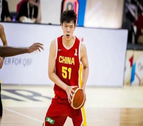 杨瀚森2.2秒准绝杀拯救中国男篮，但胜利难掩三大隐患