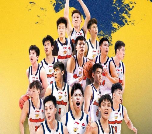 官宣！广东新赛季15人大名单出炉，胡明轩徐杰周鹏领衔，徐昕无缘回归
