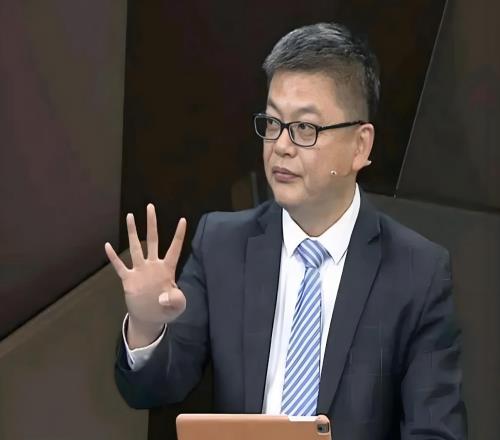 拿球砸赵继伟、杨瀚森头的人是谁苏群进行了解答