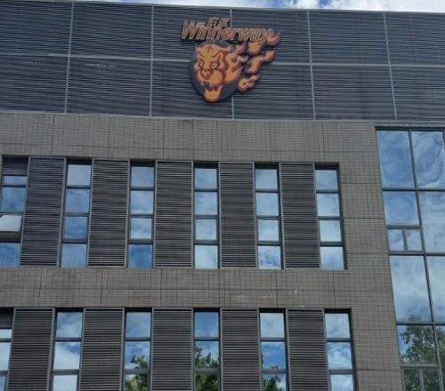 周鹏回归首训！广东男篮新帅携众将亮相训练场