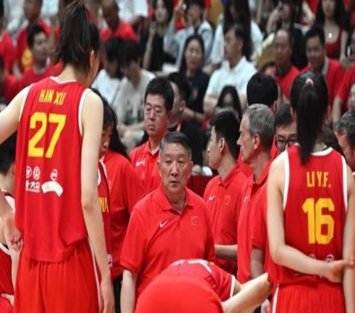中国女篮竟在身高吃大亏宫鲁鸣拼命囤中锋：后卫线却被美国完爆