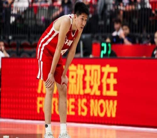 张宇辰被吹上天媒体人泼冷水：他还没当初的赵岩昊惊艳