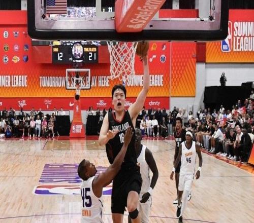 杨瀚森：在CBA苦战前喝咖啡提神，到NBA反而不喝了