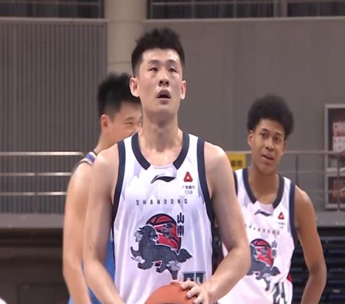山东男篮3分惜败北京，王岚嵚完成首秀，王证王凯上演对轰好戏