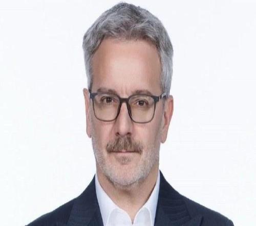 山东男篮外教缺席夏联场边，鲁媒：该换人了