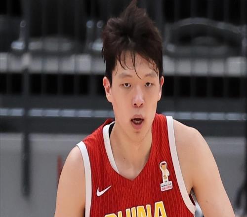 杨瀚森倒地后被球砸后续，幕后黑手身份被扒，估计和你想得不一样