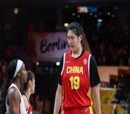 33分惨败美国，张子宇13+6+2帽成唯一亮点