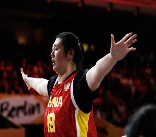 中国女篮6194输美国女篮！张子宇创惊喜，这一战看到3个事实