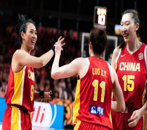 中国女篮33分惨败，张子宇世界杯首秀13+6，韩旭空砍11+10