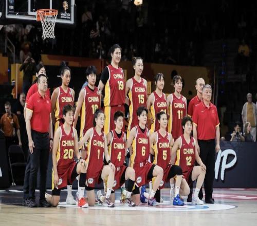 33分的差距中国女篮不敌美国队