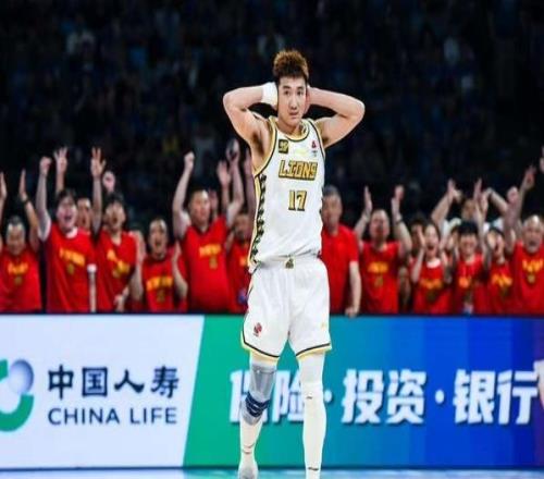 浙江广厦6分险胜！结束2连败，孙铭徽13分5助攻，李金效6分