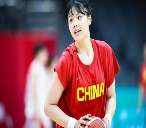 李月汝护照丢失是美国搞鬼媒体人回应：不至于