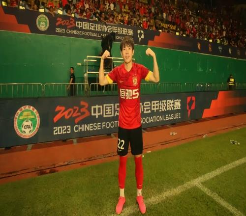23岁！恒大青训又一贡献：这应是中国职业足球联赛最年轻的主教练