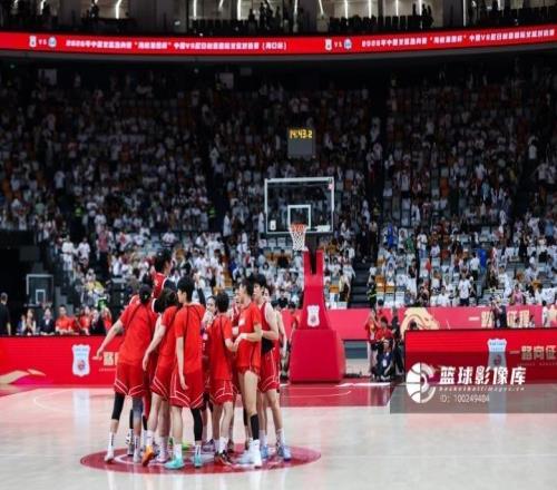 29次失误仍赢球：女篮长期集训为何打得如此慌乱