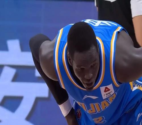大鱼来了！CBA“空间型内线”或加盟广东队，保底能进总决赛