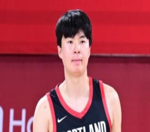 开拓者队记：李贤重将与球队签下一份Exhibit10合同