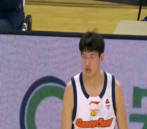 外教钦点！广东队力保黄明依上位，新赛季12人大名单曝光！