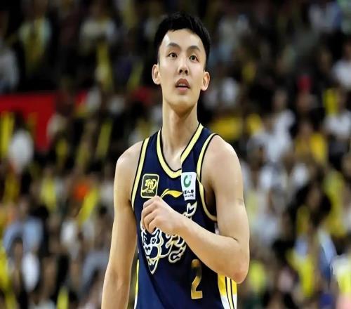 一觉醒来，宏远官方发声！新主帅也忍不住骂人，广东三将启程参加亚运