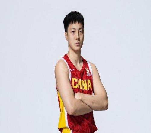 北青：中国男篮已启程征战亚运会，胡明轩担任本届男篮队长